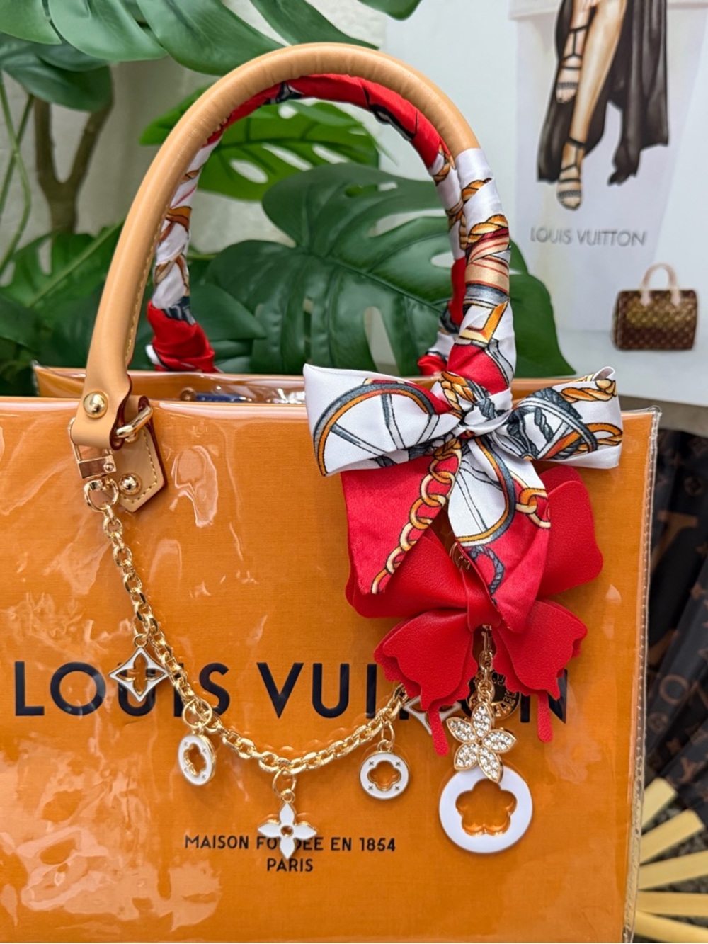 ♥️🤍 Louis Vuitton Gift Bag Tote🤍♥️ - Picture 2 of 7